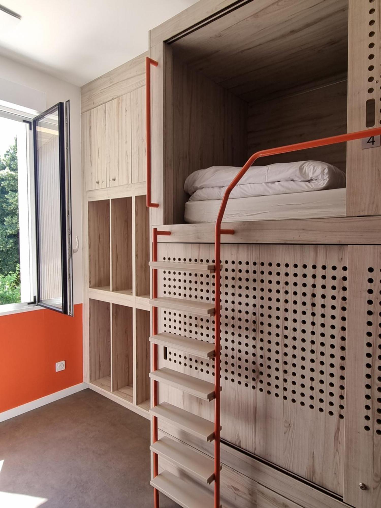 4-Bed Mixed Dormitory Room,1666802416:JPEG
